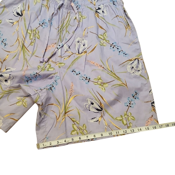Capacity Woman Vintage Floral Print Shorts in Lavender - Picture 8 of 8